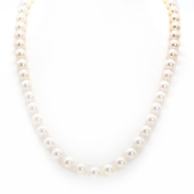 Lot 227 - A single row uniform cultured pearl necklace, by Mappin & Webb