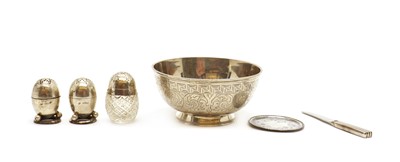 Lot 61 - A collection of silver items