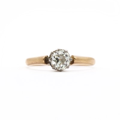 Lot 47 - A gold single stone diamond ring