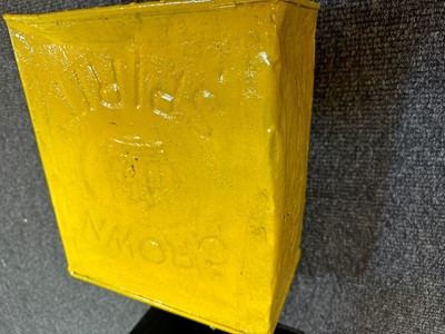 Lot 17 - A Shell two-gallon Valor petrol can