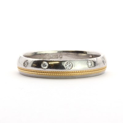 Lot 70 - A platinum diamond wedding ring