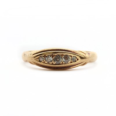 Lot 25 - An Edwardian 18ct gold five stone boat shaped ring