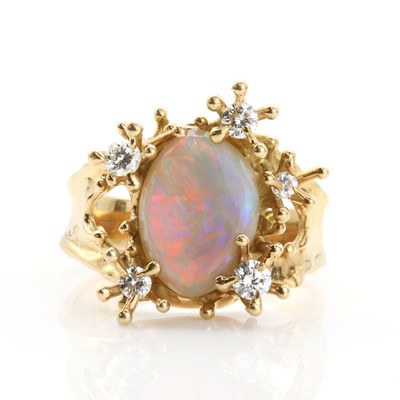 Lot 197 - An abstract opal and diamond ring