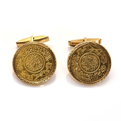 Lot 372 - A pair of gold cufflinks set with Saudi Arabian 22ct gold guineas