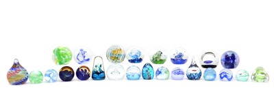 Lot 115 - A extensive collection of glass paperweights by Caithness