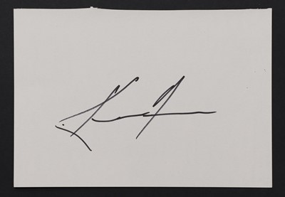 Lot 122 - Keanu Reeves autograph