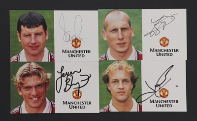 Lot 336 - AUTOGRAPH FOOTBALL - PLAYERS FROM OVERSEAS