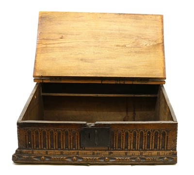 Lot 285 - An oak bible box