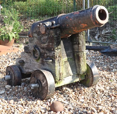 Lot 507 - An iron ship's cannon