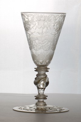 Lot 185 - An engraved glass goblet