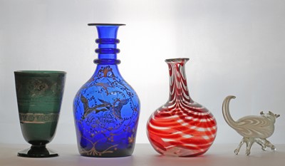 Lot 233 - A group of glass items