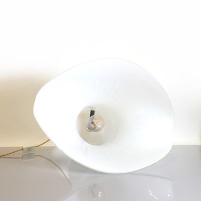 Lot 468 - An Italian 'Calla Lily' table light