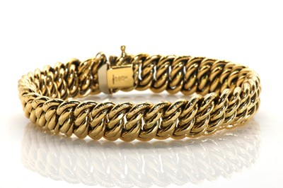 Lot 272 - An 18ct gold bracelet by UnoAErre