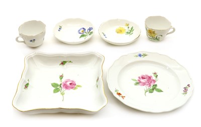 Lot 164 - A collection of Meissen style porcelain