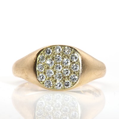 Lot 385 - A 9ct gold diamond set signet ring