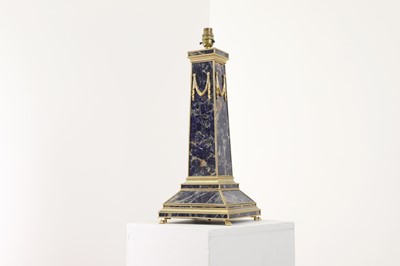 Lot 116 - A lapis lazuli table lamp