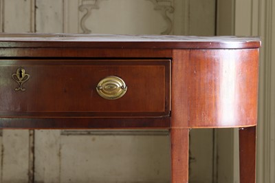 Lot 175 - ☘ A George III mahogany side table
