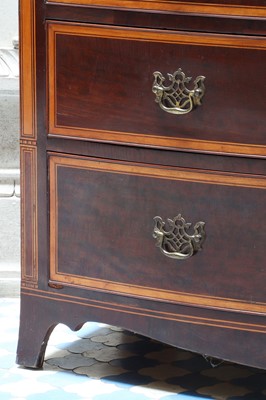 Lot 2 - ☘ A Regency mahogany bow-front chest