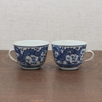 Lot 114 - A collection of Chinese blue and white