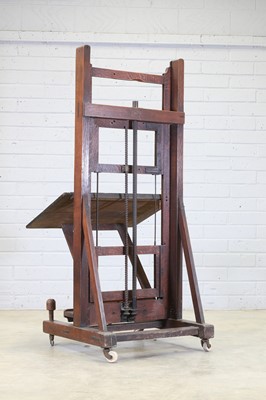 Lot 116 - An oak studio easel