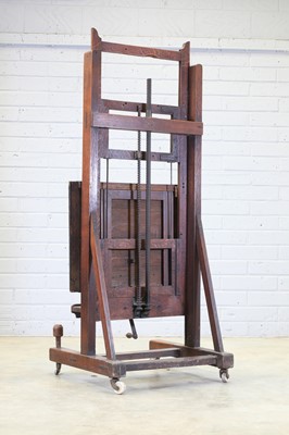 Lot 116 - An oak studio easel