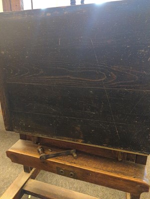 Lot 116 - An oak studio easel