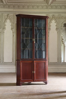Lot 25 - ☘ A George III mahogany standing corner cupboard