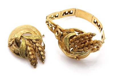 Lot 33 - A French gold wheatsheaf design bracelet and brooch suite