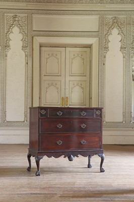 Lot 178 - ☘ A mahogany dressing chest by M Butler, Dublin