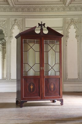 Lot 233 - ☘ A mahogany hanging cupboard