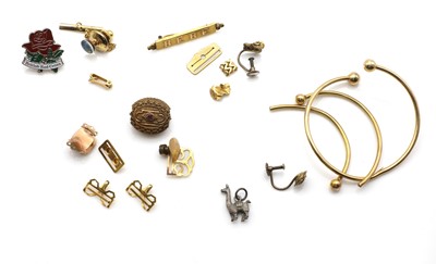 Lot 307 - A group of broken gold and silver jewellery