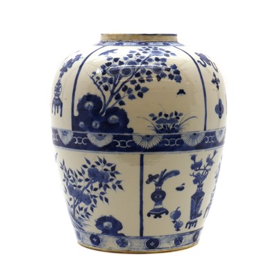 Lot 158 - A Chinese blue and white jar