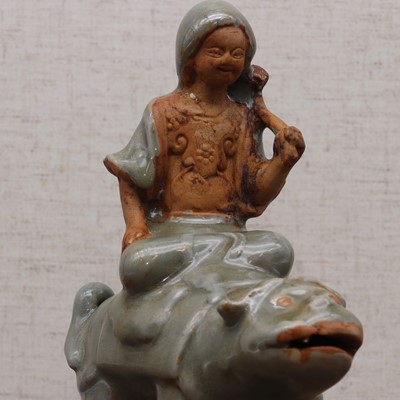 Lot 186 - A Chinese longquan group