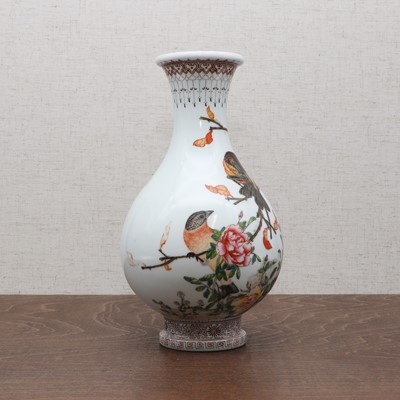 Lot 154 - A Chinese falangcai vase