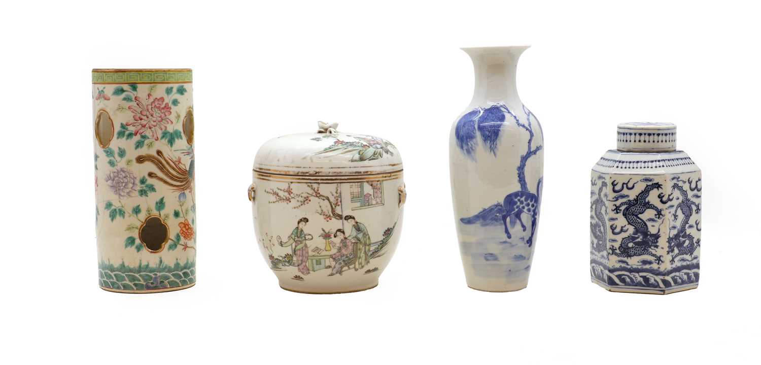 Lot 119 - A group of Chinese porcelain