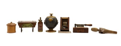 Lot 172 - A group of treen