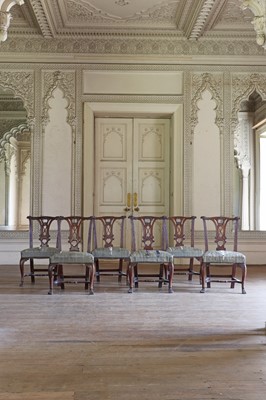Lot 172 - ☘ A set of six George III mahogany dining chairs