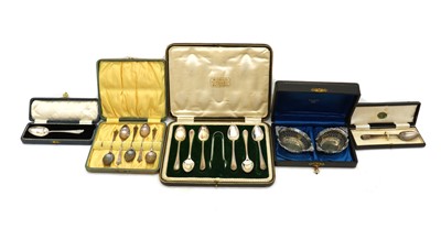 Lot 34 - A collection of cased silver