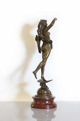 Lot 159 - A French Art Nouveau bronze figure