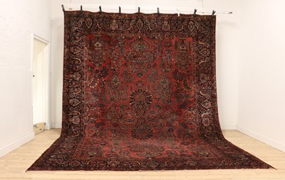 Lot 305 - A Mahal carpet