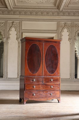 Lot 35 - A Regency mahogany linen press