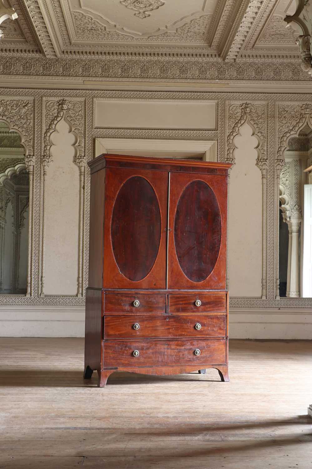 Lot 35 - A Regency mahogany linen press