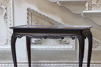 Lot 123 - ☘ A George II mahogany silver table