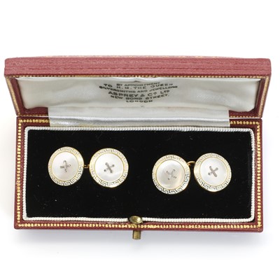 Lot 393 - A pair of 18ct gold Asprey chain link cufflinks