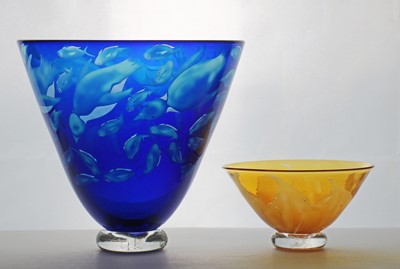 Lot 104 - A Julia Linstead studio glass vase
