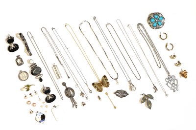 Lot 331 - A collection of gold, silver and costume jewellery