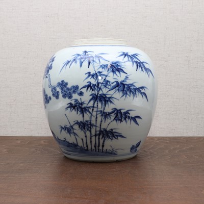 Lot 105 - A Chinese blue and white jar