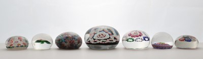 Lot 186 - A group of glass paperweights