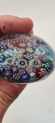 Lot 186 - A group of glass paperweights