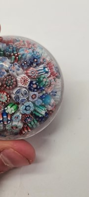 Lot 186 - A group of glass paperweights